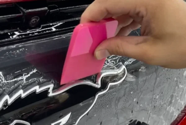 Τοποθέτηση αντιχαρακτικής μεμβράνης